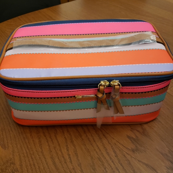 Stella & Dot Handbags - Stella & Dot Beauty Train Case
